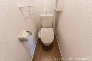 コンパクトで使いやすいトイレです