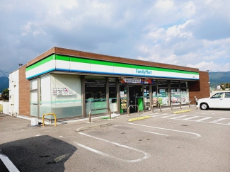 ファミリーマート東温南方店様まで600m