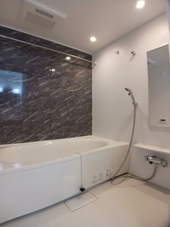 コンパクトで使いやすいお風呂です