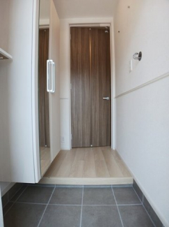 明るい玄関です