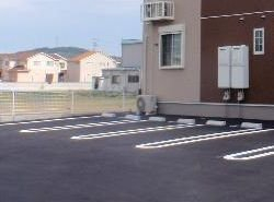 駐車場に車を止められます