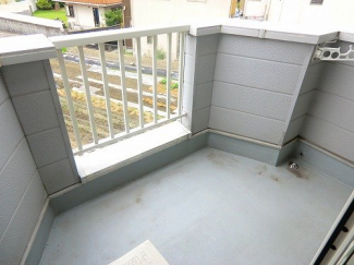 お洗濯にも便利なバルコニー付き