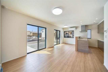 ナチュラルな雰囲気が魅力のＬＤＫ１６帖。やわらかな光と温もり