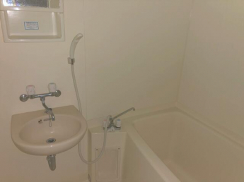 東温市志津川のマンションの画像