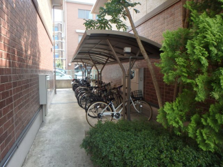 屋根付き駐輪場