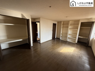 全居室に収納を完備しておりますので、いつでもお部屋をすっきりとお使い頂けそうです。