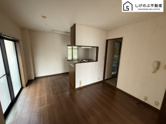 採光良好なリビングは、ご家族の憩いの空間。居心地の良い快適な安らぎの場所にもなりそうです。