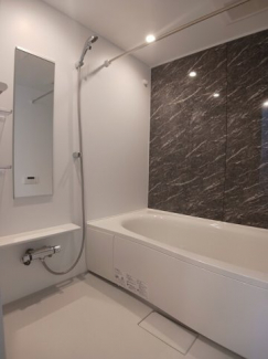 落ち着いた空間のお風呂です