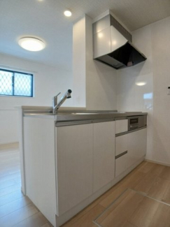 コンパクトなキッチンで掃除もラクラク