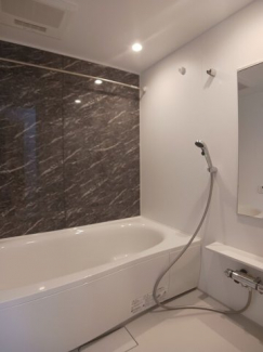 コンパクトで使いやすいお風呂です