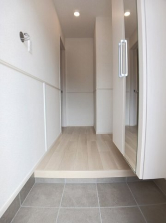 落ち着いた玄関です