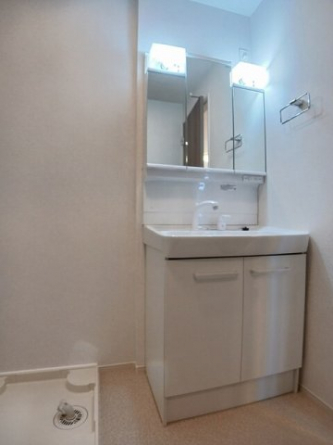 明るい洗面所です