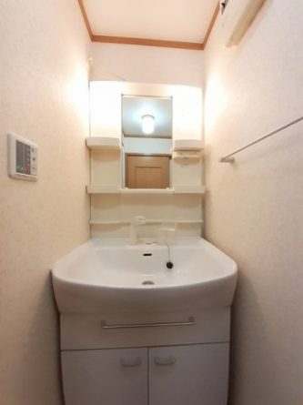 コンパクトで使いやすい洗面所