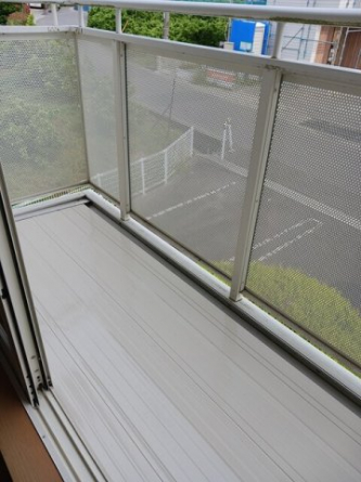 バルコニーからの眺めを楽しみながら食事をしませんか