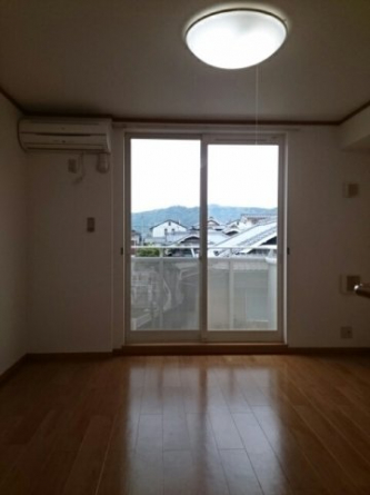 ゆったり過ごせる居間です