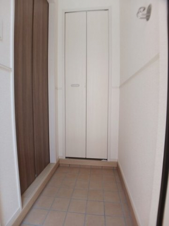 明るい玄関です