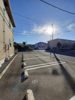 車をお持ちの方に嬉しい駐車場付きの物件です