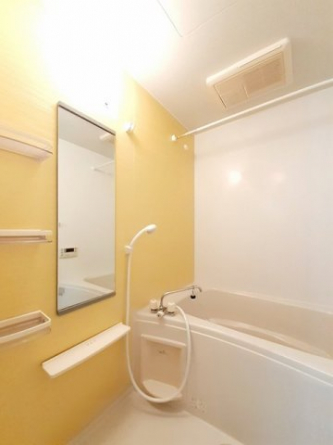 ゆったり過ごせるお風呂です