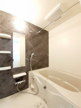 コンパクトで使いやすいお風呂です