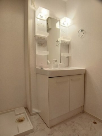 明るい洗面所です