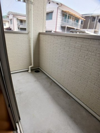 バルコニーからの眺めを楽しみながら食事をしませんか