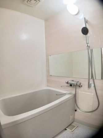 日々の疲れを癒すお風呂付です