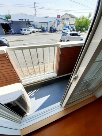 落ち着いた時間を過ごせるバルコニーです