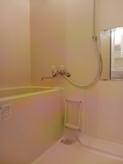 落ち着いた空間のお風呂です