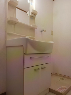 コンパクトで使いやすい洗面所