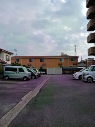 駐車場があるので、車を買う予定の方も安心です