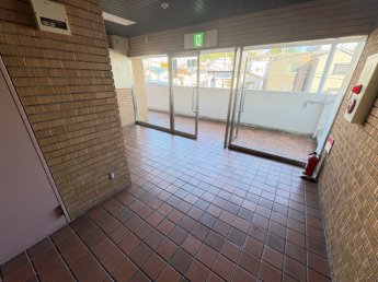 【エントランス】