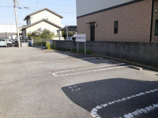 駐車場があるので、車を買う予定の方も安心です