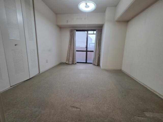 ６帖　カーペット敷き込み