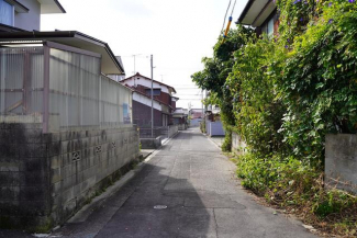 西側道路を南向きに撮影