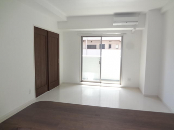 ＴＲＥＮＴＥ　ＬＵＭＩＥＲＥ（トラント　リュミエール）の画像