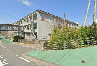 砥部町立砥部中学校まで825m