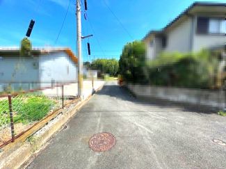 【前面道路含む現地写真】