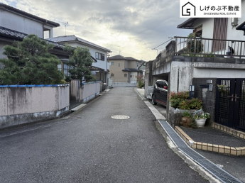 【前面道路含む現地写真】