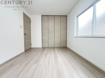 創造性や成長を促す遊びの空間を提供。学習や趣味に集中できる環境を整えます。個別のプライベートスペースは自己表現と自立心を育み、心地よい睡眠環境を整えリラックスできる場所を提供。