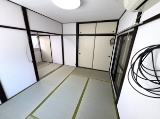 ２階和室　畳表替え、壁紙貼替、建具塗装でとってもきれい♪陽当たりも良好です