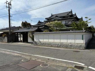 ５号地付近、現状建物です。（解体・造成後お引渡し）