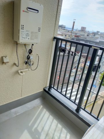 【バルコニー】