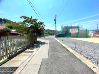【前面道路含む現地写真】