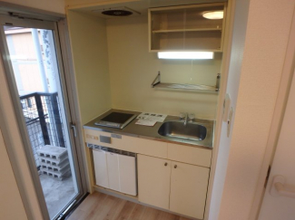 バルコニーのあるキッチンで大変便利