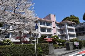 伊予市立中山小学校まで450m