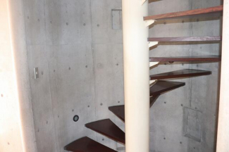 松山市中一万町の店付住宅の画像