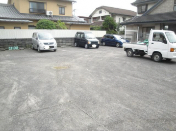 【駐車場】
