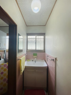 使いやすい独立洗面台です