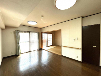 LDK　バルコニー南向きにて陽当たり良好です