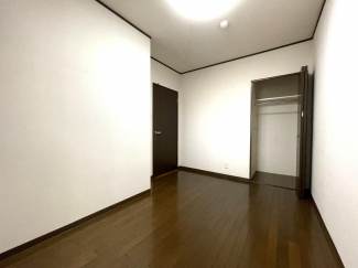 5帖洋室　落ち着いた空間で寝室やプライベートルームに